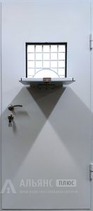 Металлическая дверь входная с защитной решеткой для кассы №4 внешняя - фото